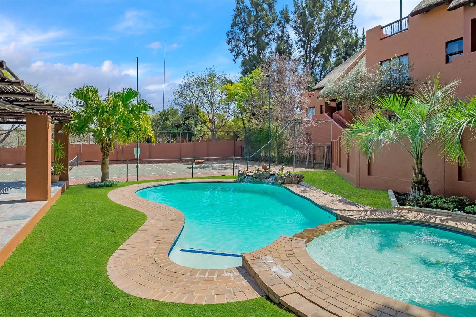 3 Bed Townhouse in Sunninghill photo number 15