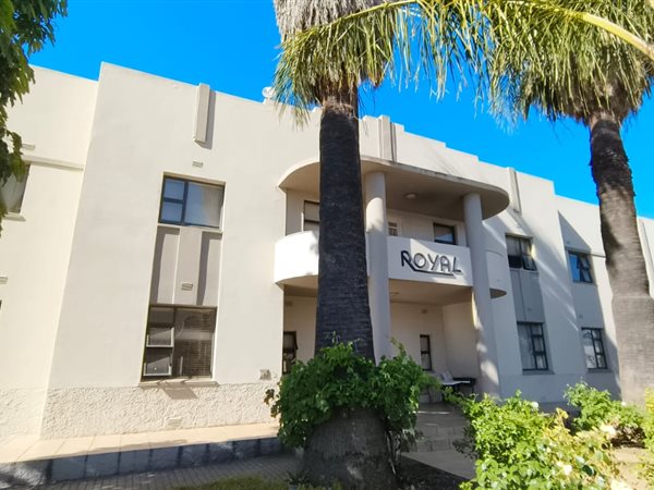 2 Bed Apartment in Ladismith