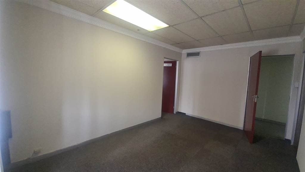 560  m² Commercial space in Pretoria Central photo number 14