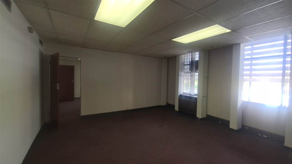 560  m² Commercial space in Pretoria Central photo number 16