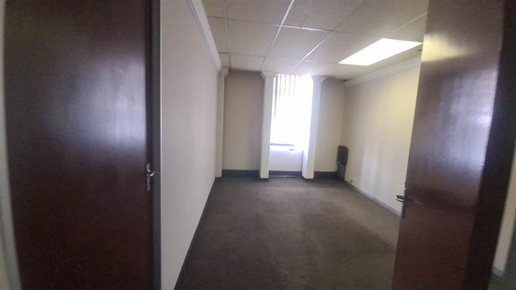 560  m² Commercial space in Pretoria Central photo number 13