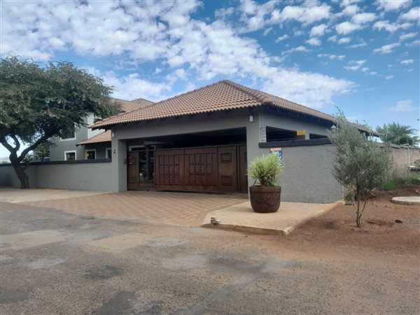 4 Bedroom House 4 Bedroom House