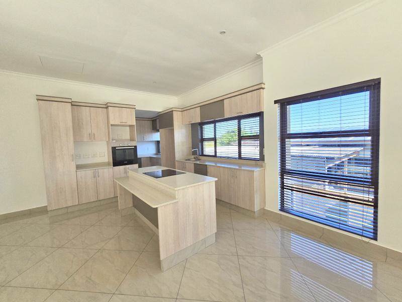 3 Bed House in Palm Lakes Estate photo number 5