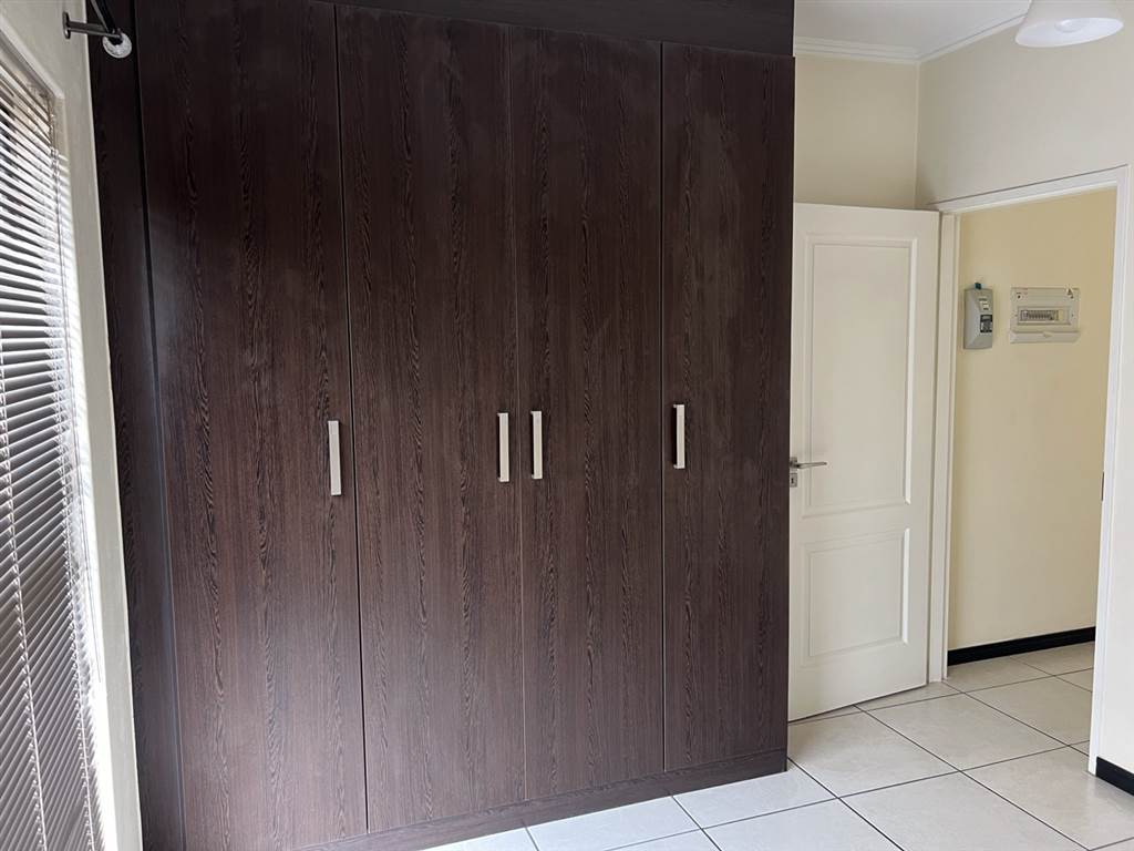 3 Bed Apartment in Fourways photo number 16