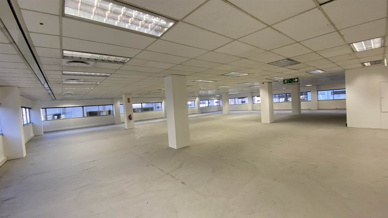 1358  m² Commercial space in Cape Town City Centre photo number 5