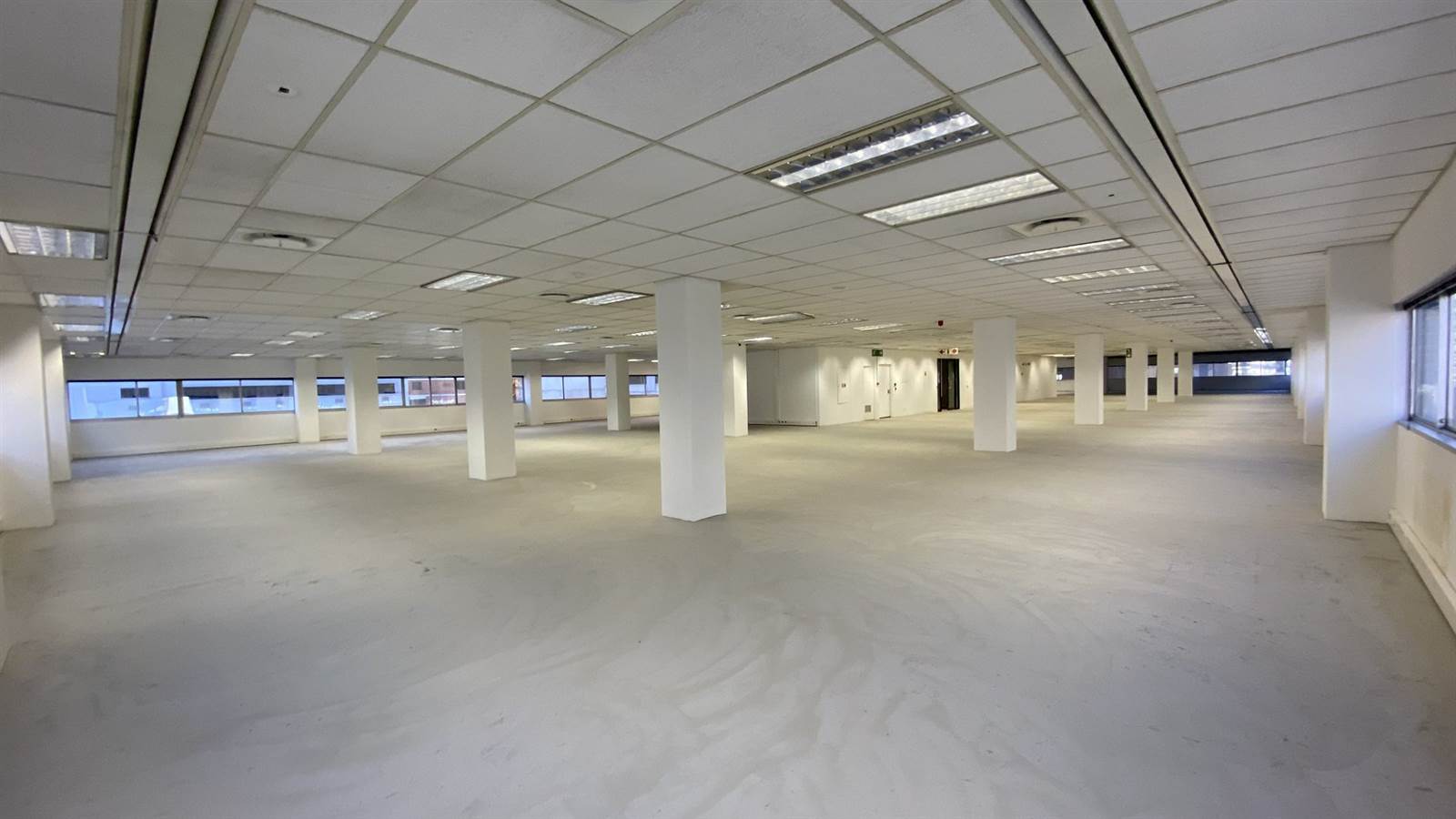 1358  m² Commercial space in Cape Town City Centre photo number 1