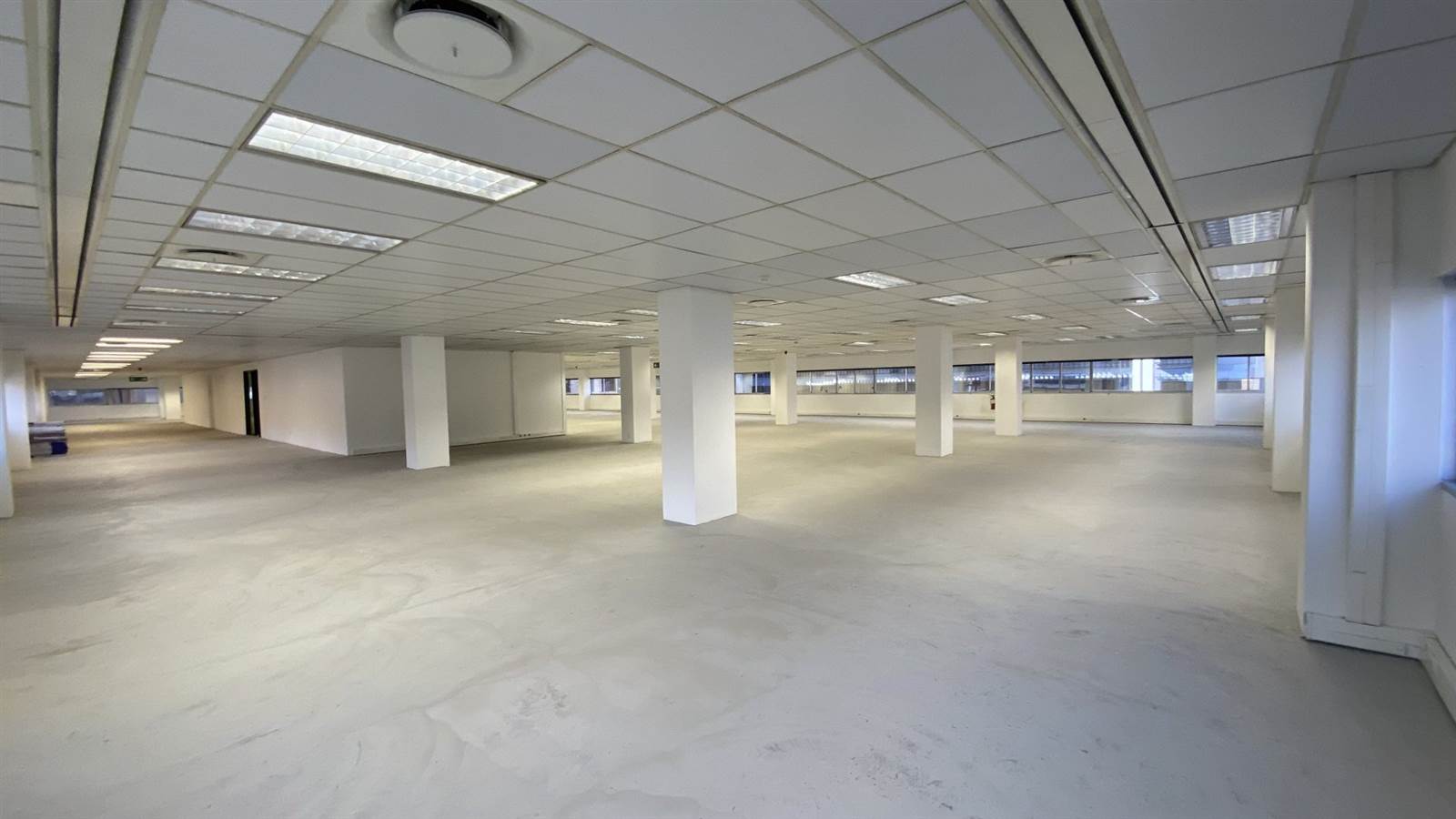 1358  m² Commercial space in Cape Town City Centre photo number 7