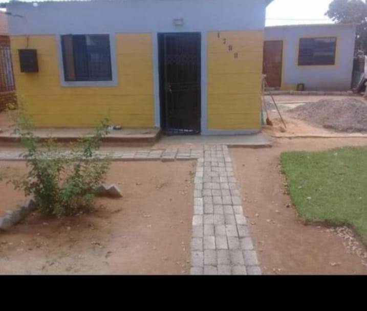 1 Bed House in Soshanguve photo number 2
