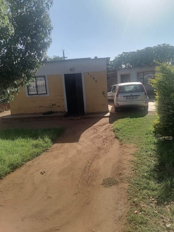 1 Bed House in Soshanguve photo number 3