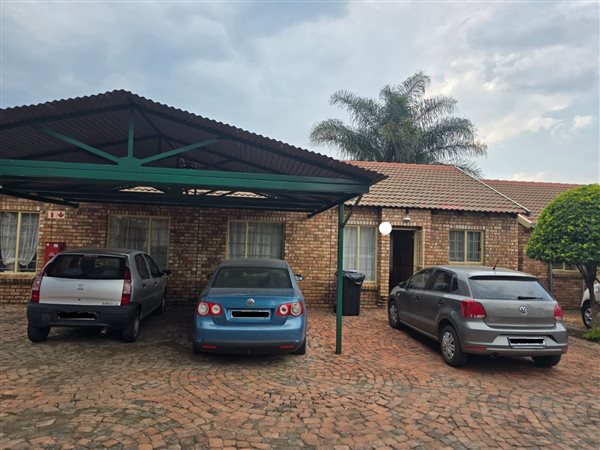 2 Bedroom Townhouse 2 Bedroom Townhouse