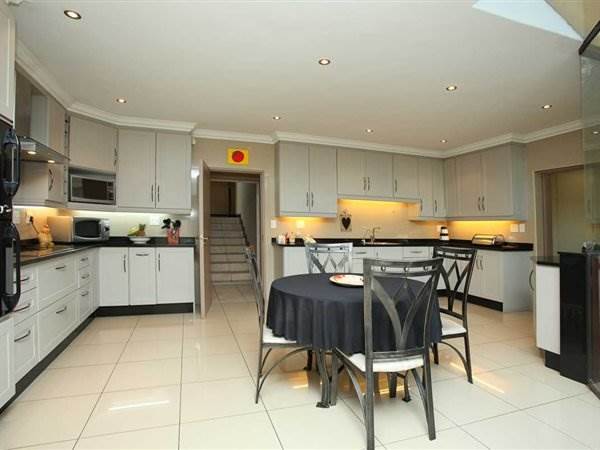 4 Bed House in Robin Hills photo number 2