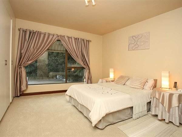 4 Bed House in Robin Hills photo number 17
