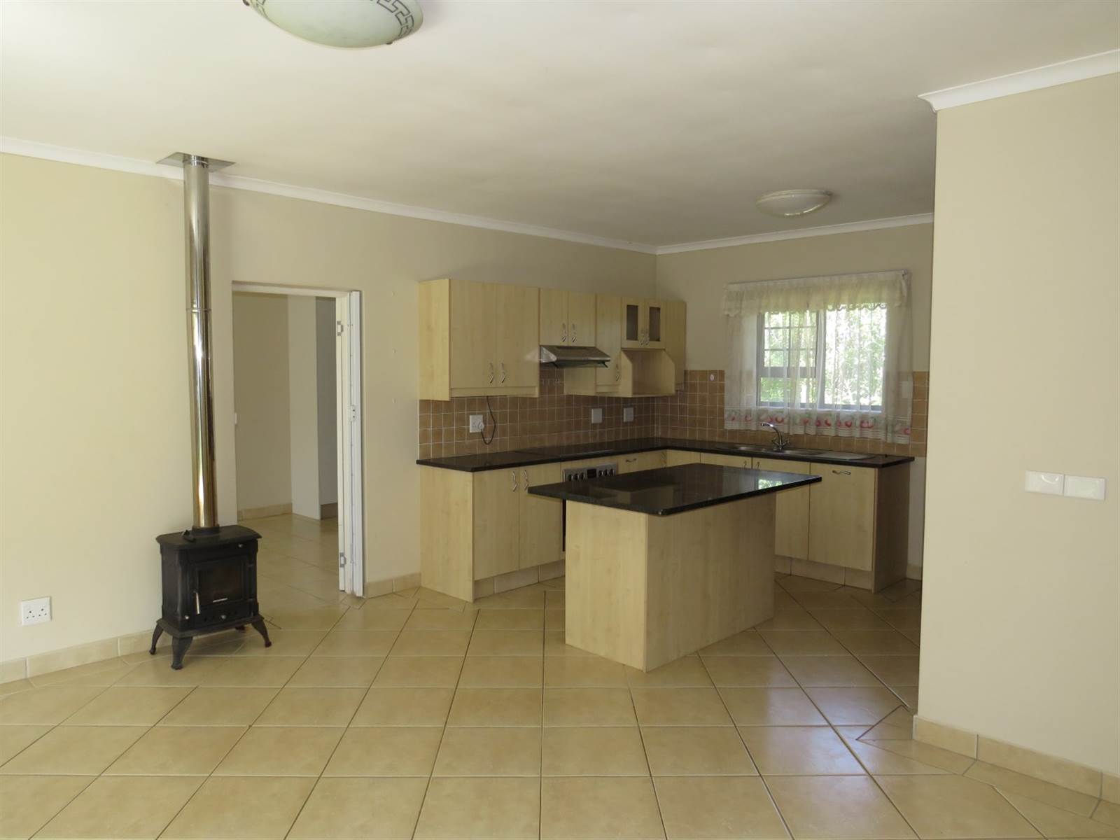3 Bed House in Bathurst and Surrounds photo number 9
