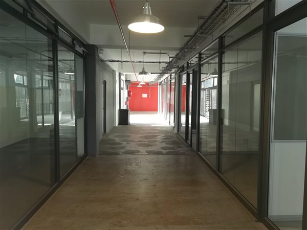 784  m² Commercial space in Woodstock