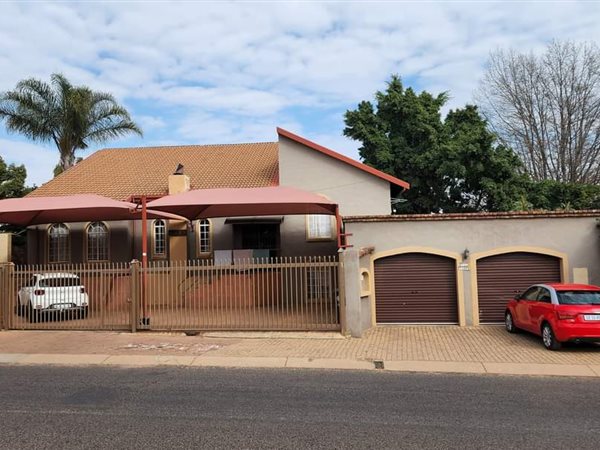 3 Bedroom Garden Cottage 3 Bedroom Garden Cottage