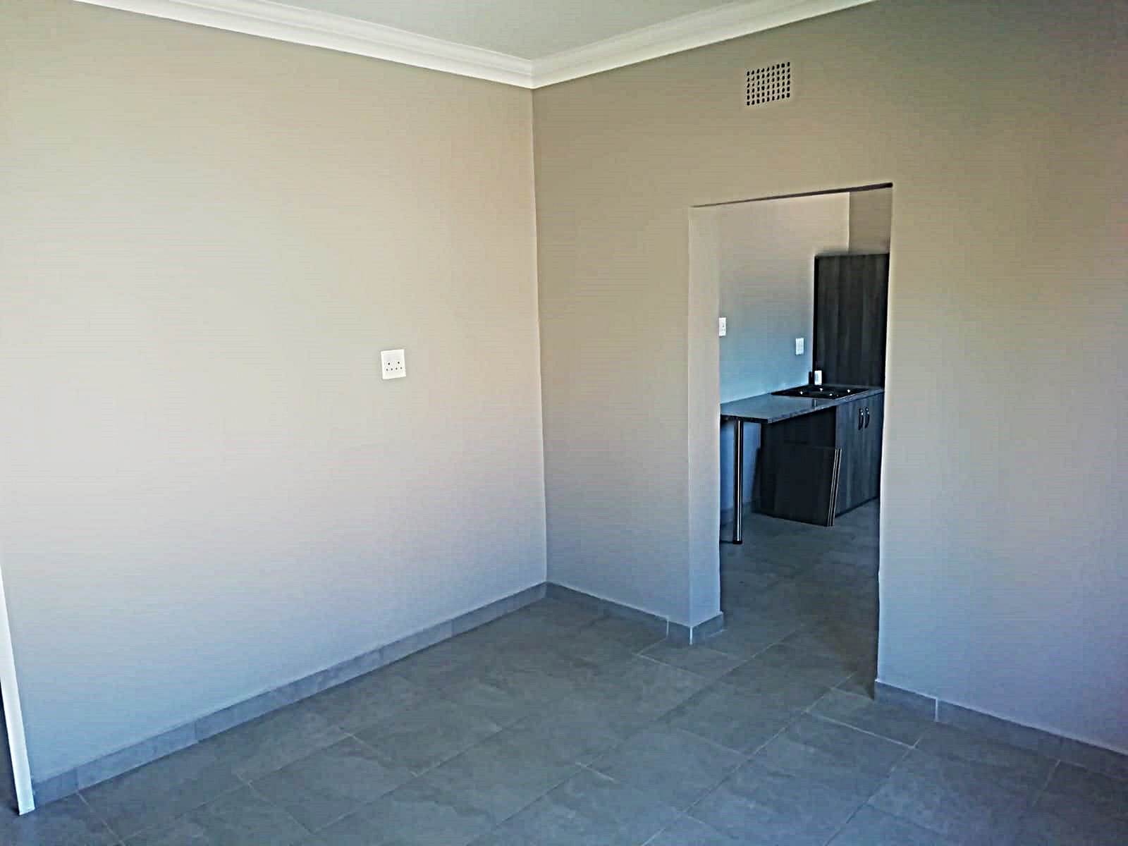 4 Bed House in Potchefstroom Central photo number 8