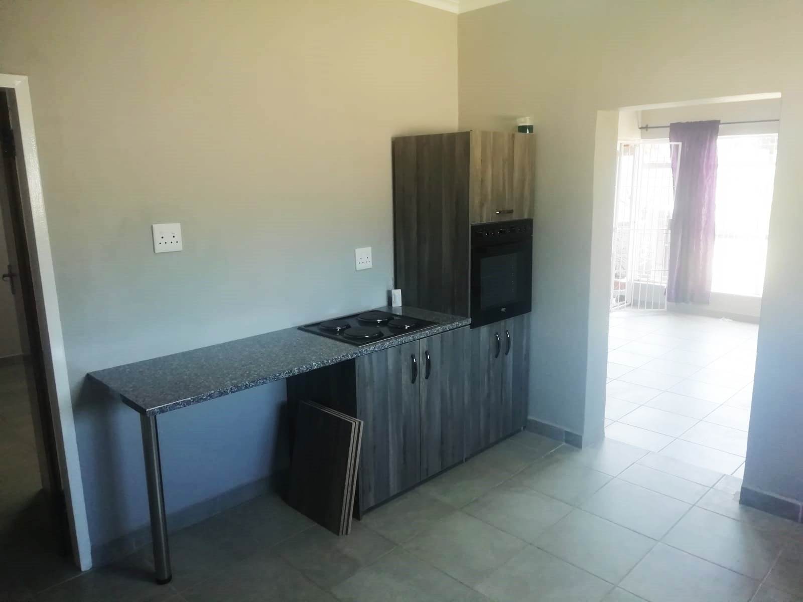 4 Bed House in Potchefstroom Central photo number 3