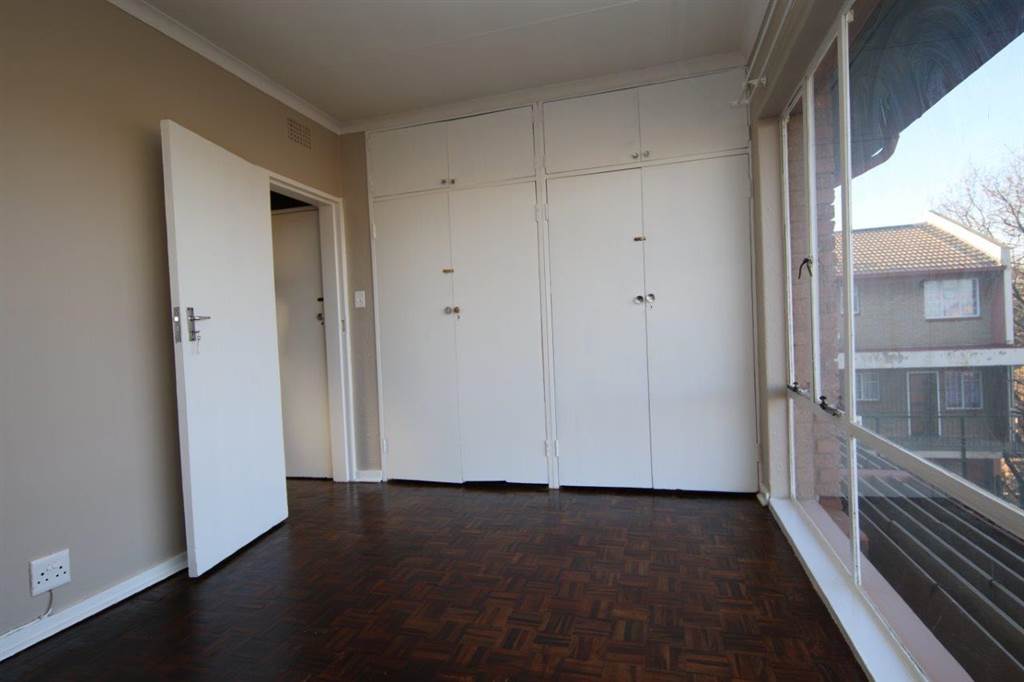 2 Bed Apartment in Lindhaven photo number 8