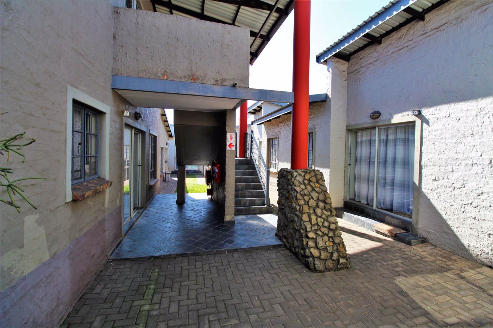 1 Bed Apartment in Witbank Central photo number 12