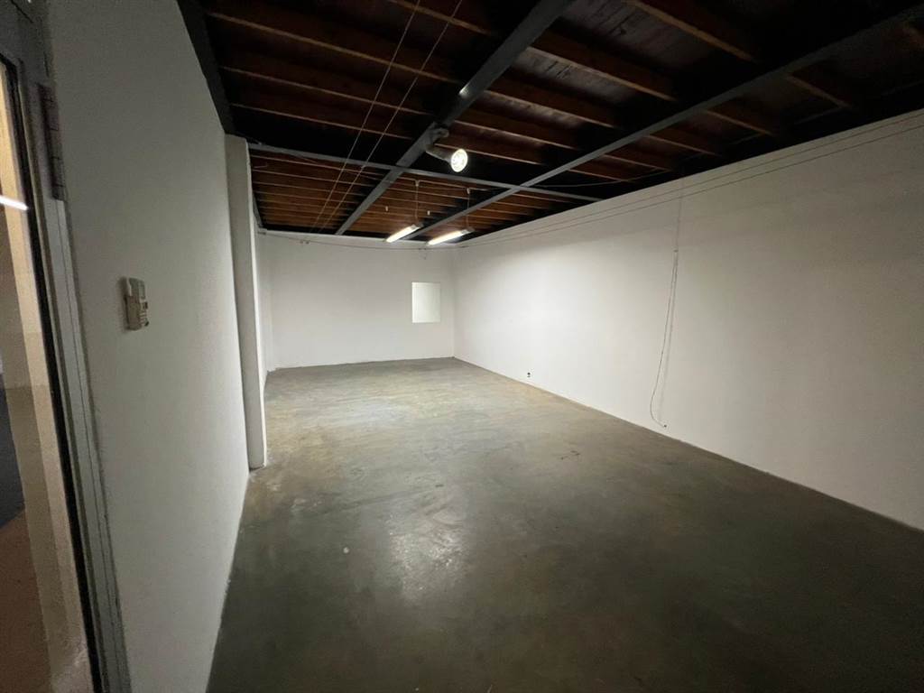 2008  m² Commercial space in Wynberg photo number 18