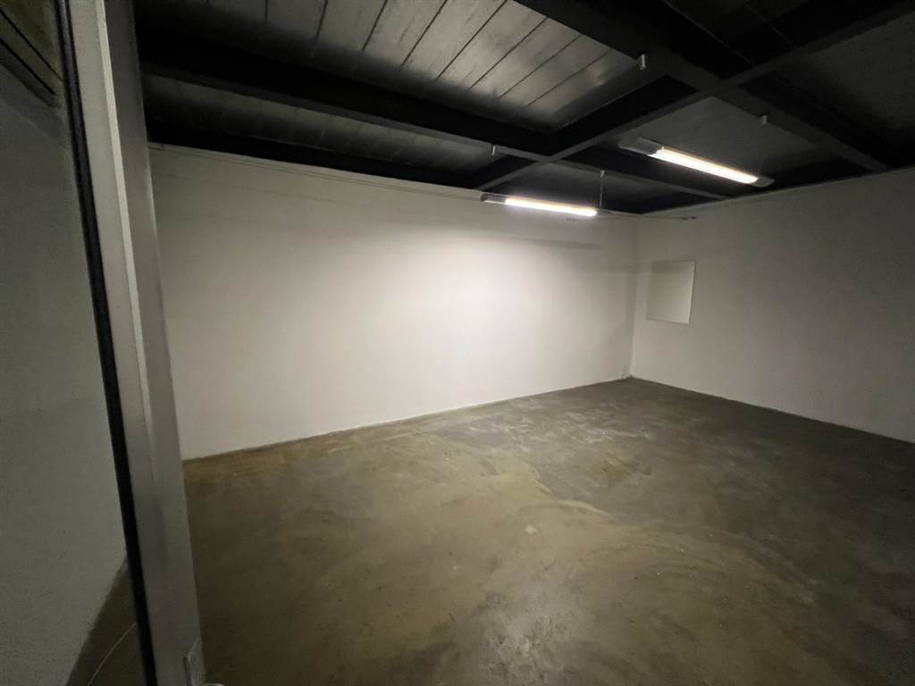 2008  m² Commercial space in Wynberg photo number 15