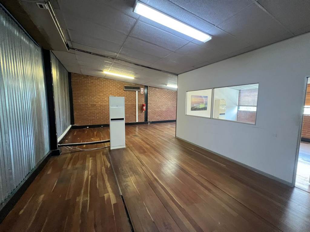 2008  m² Commercial space in Wynberg photo number 30