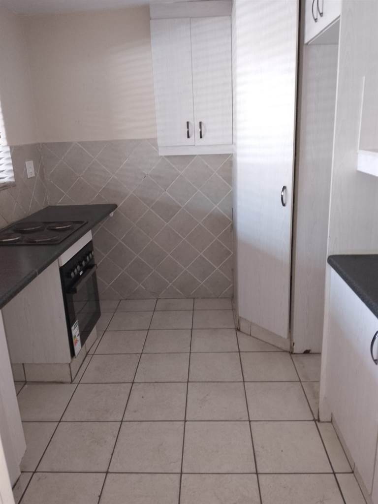 2 Bed Townhouse in West Turffontein photo number 1