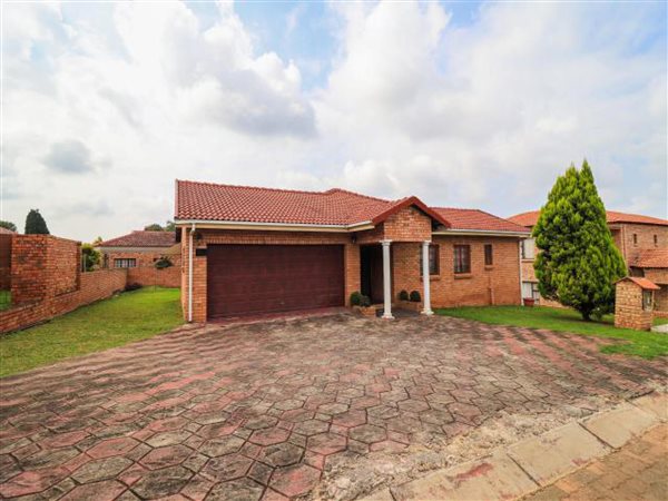 3 Bed House in White River Central
