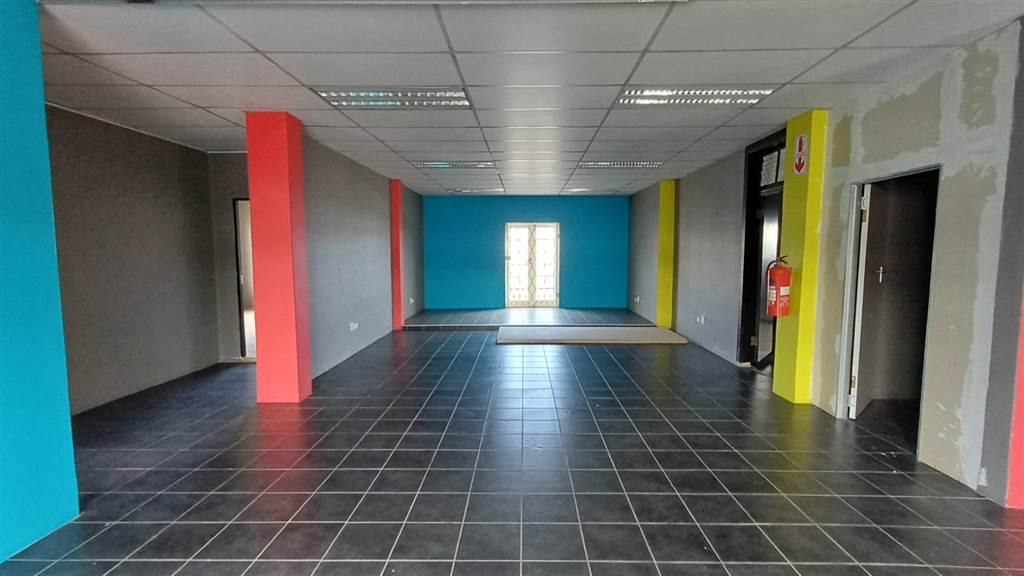 195  m² Commercial space in Congella photo number 14