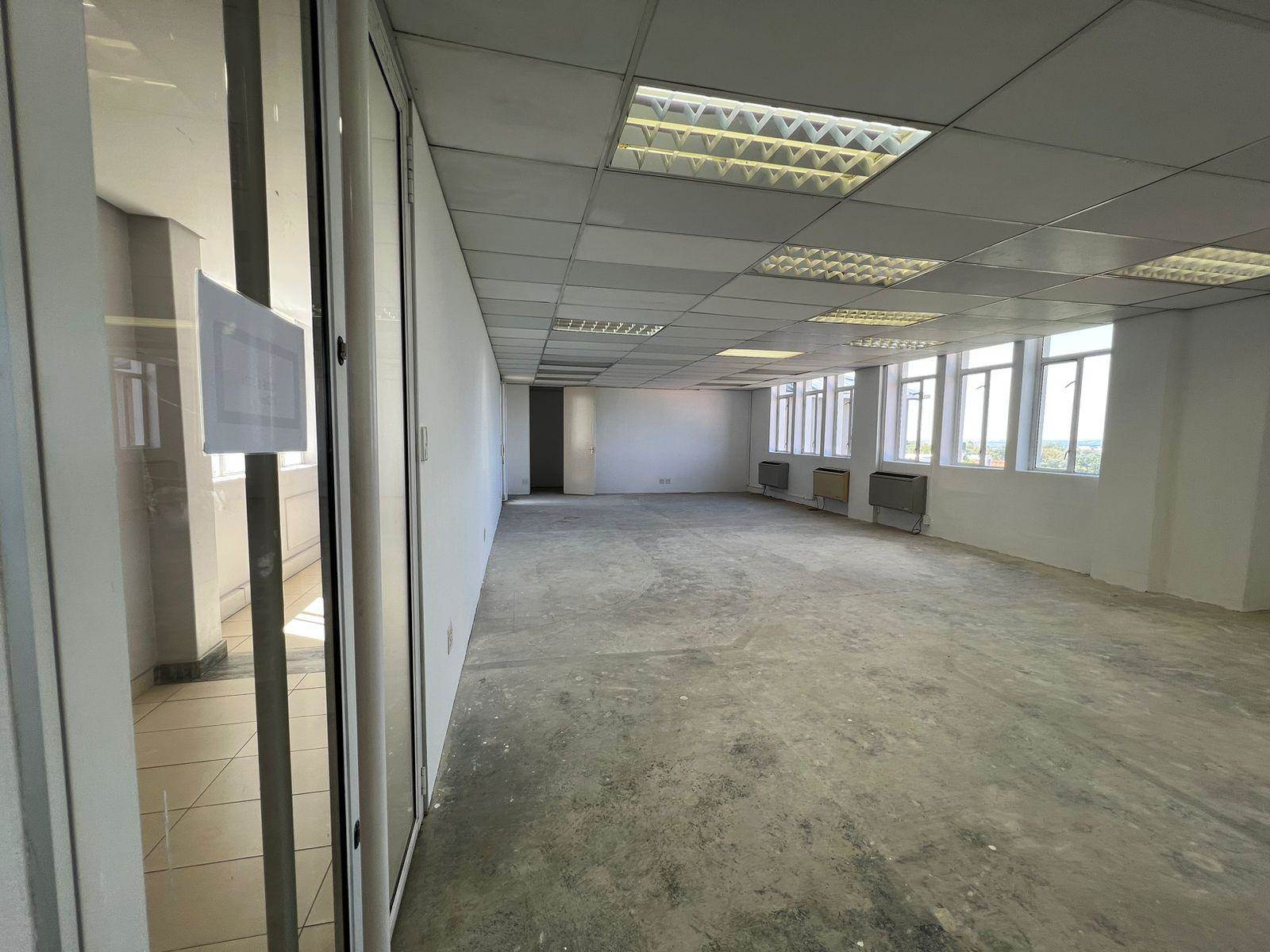 112  m² Commercial space in Illovo photo number 2