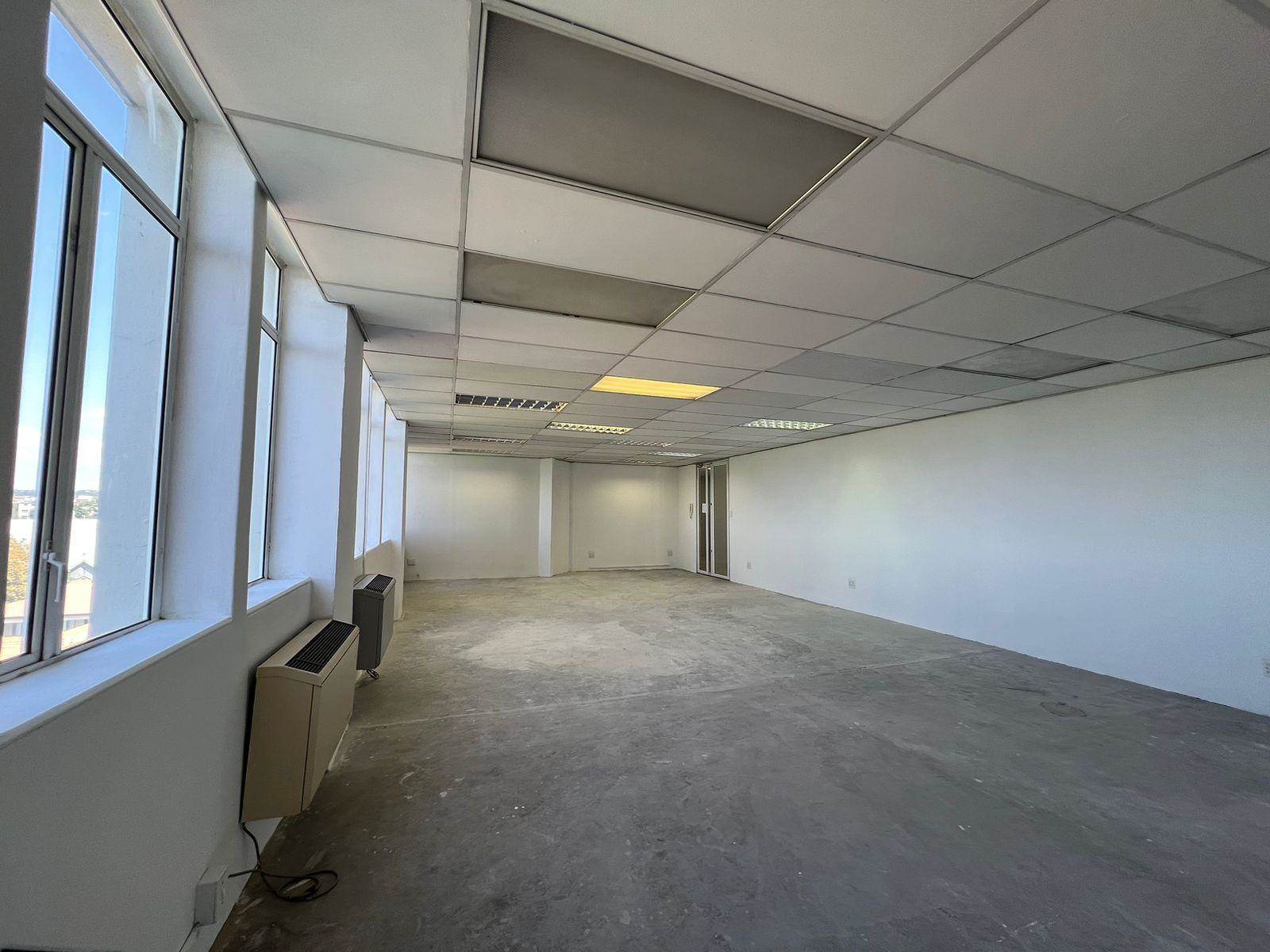 112  m² Commercial space in Illovo photo number 16