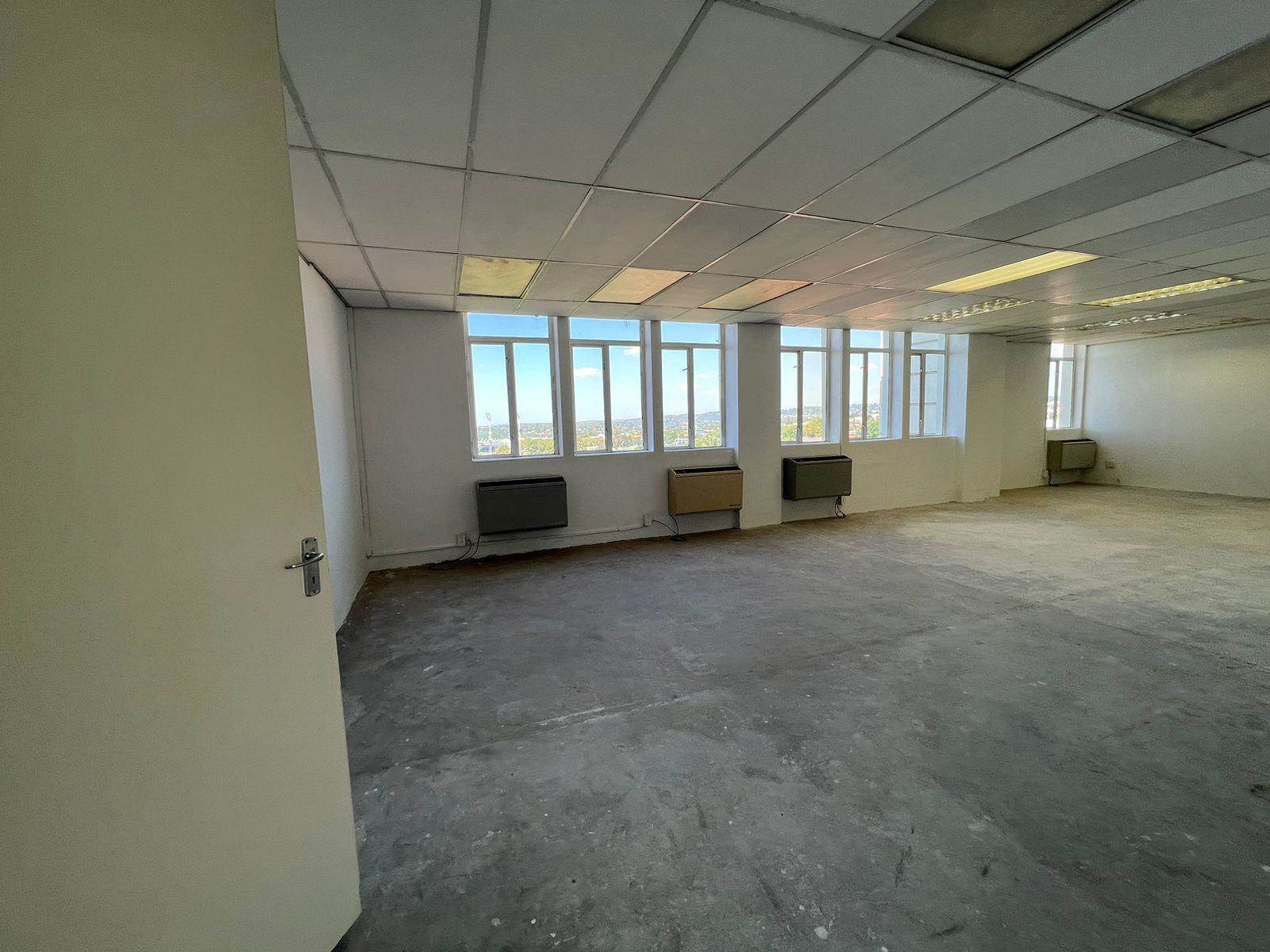 112  m² Commercial space in Illovo photo number 8
