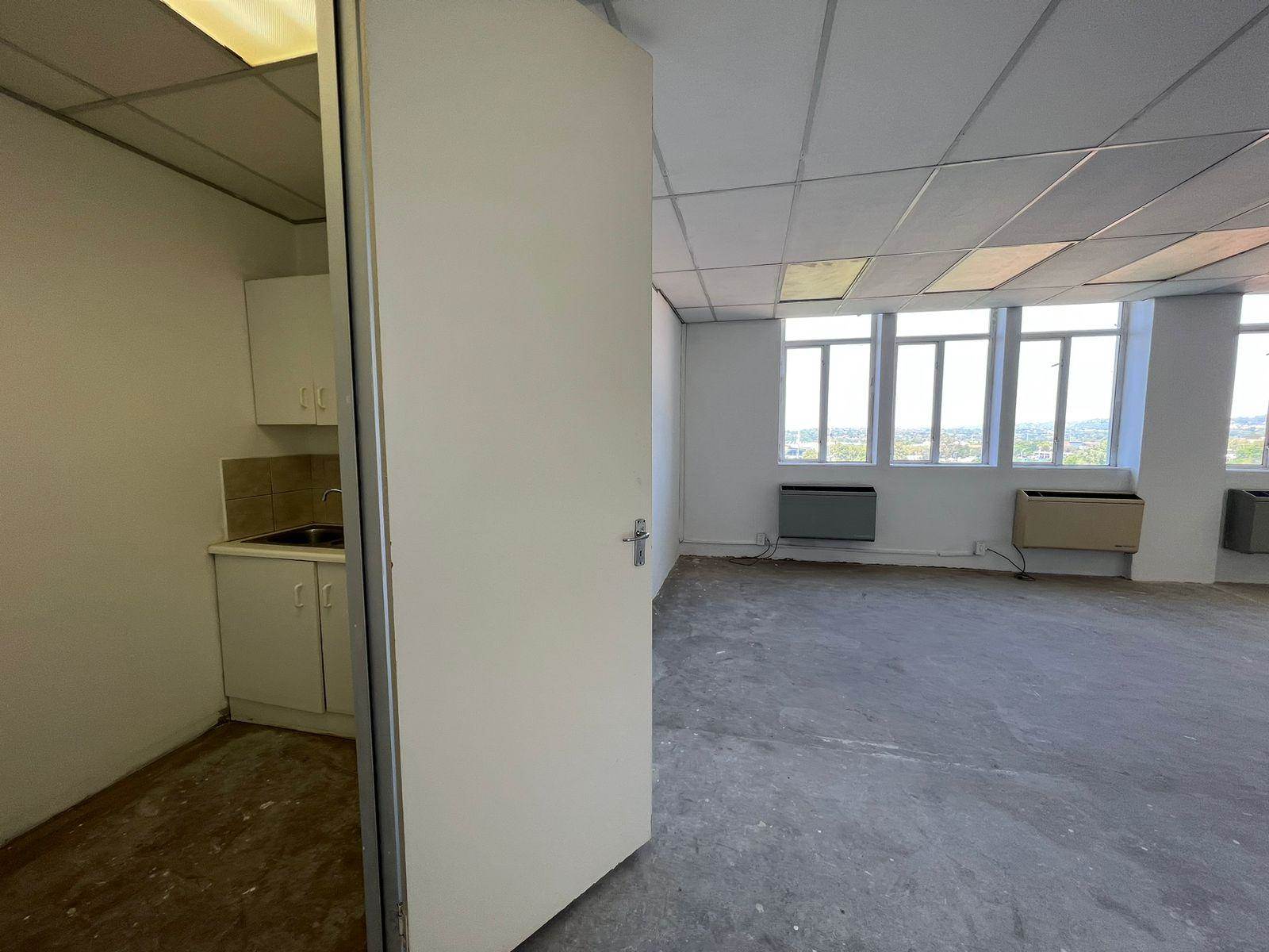 112  m² Commercial space in Illovo photo number 19