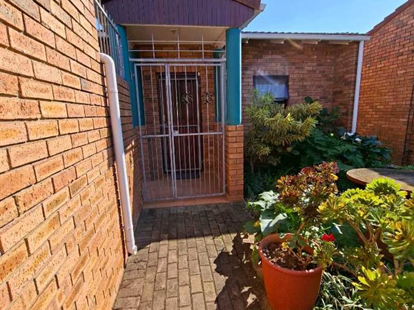 2 Bedroom House 2 Bedroom House