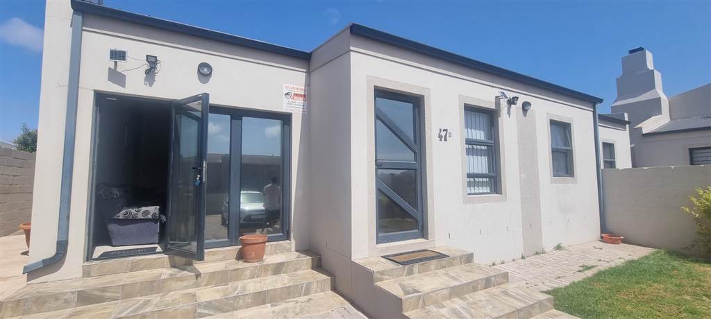 5 Bed House in Myburgh Park photo number 15