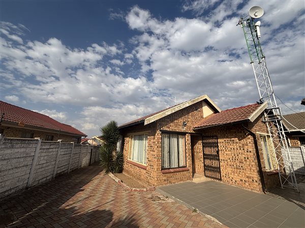 3 Bedroom House 3 Bedroom House