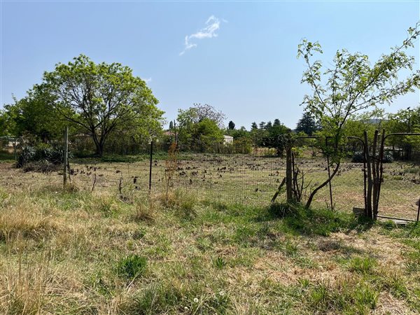 1 636 m² Land