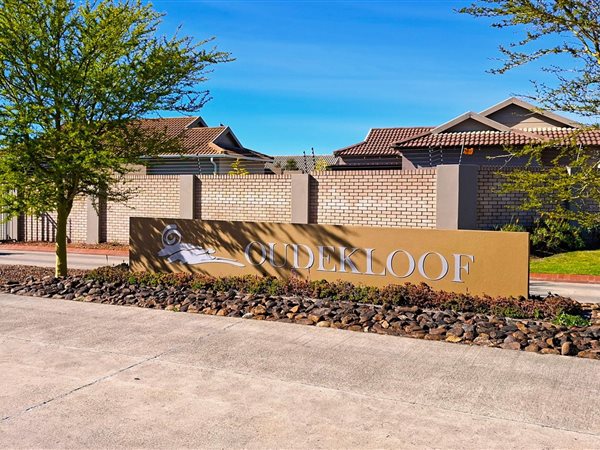 2 Bedroom Townhouse 2 Bedroom Townhouse