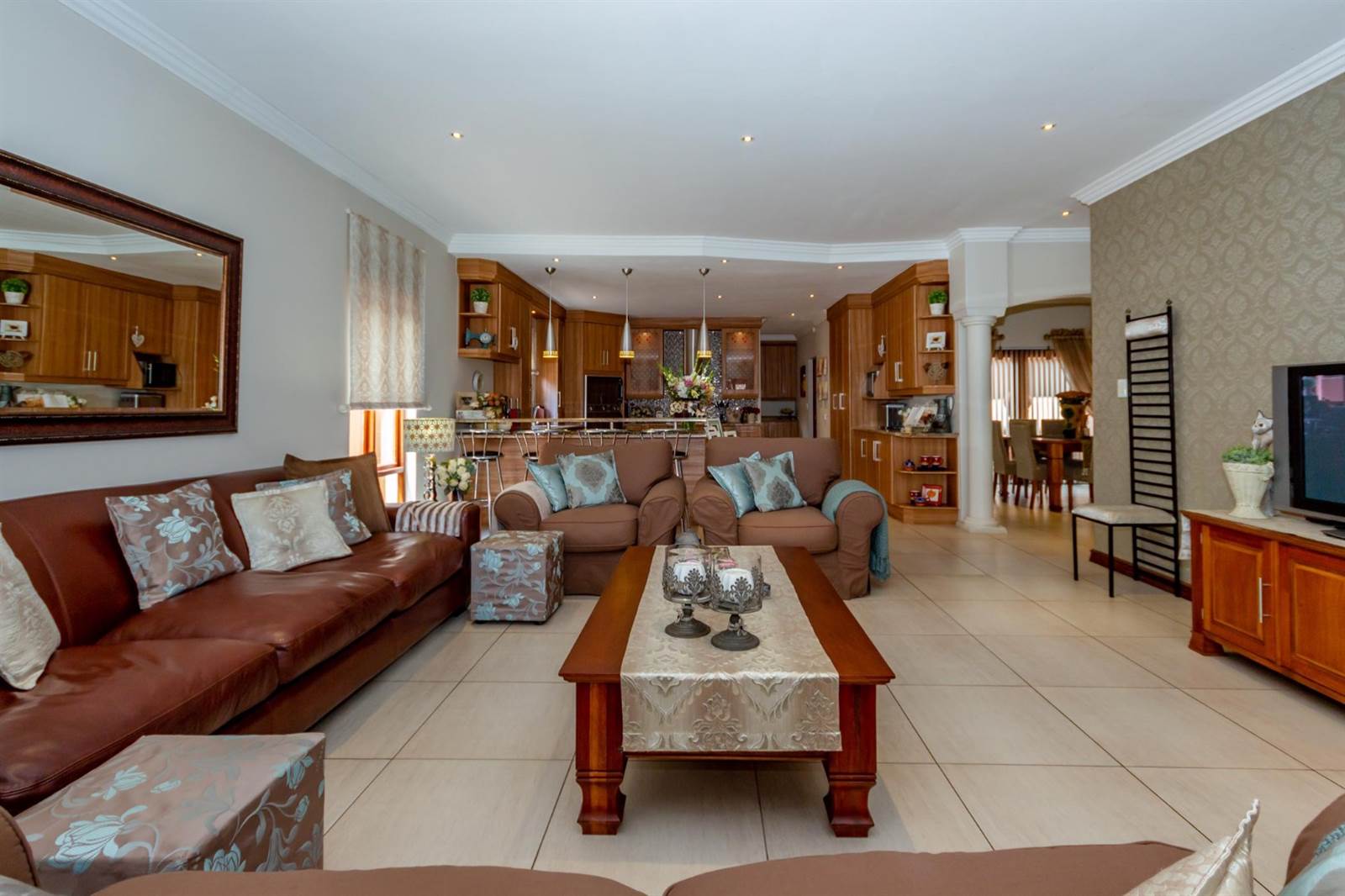 4 Bed House in Glen Marais photo number 18
