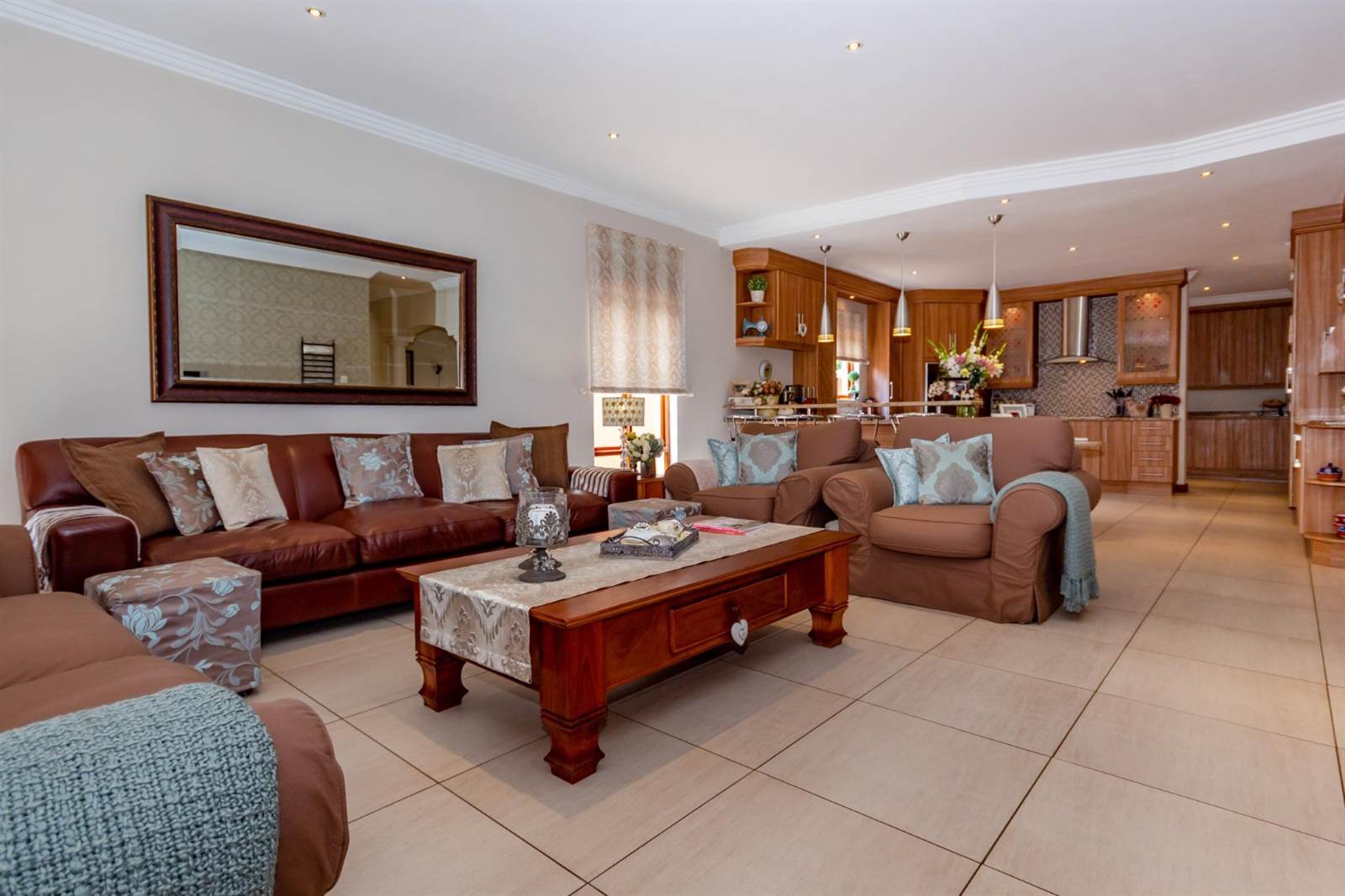 4 Bed House in Glen Marais photo number 17