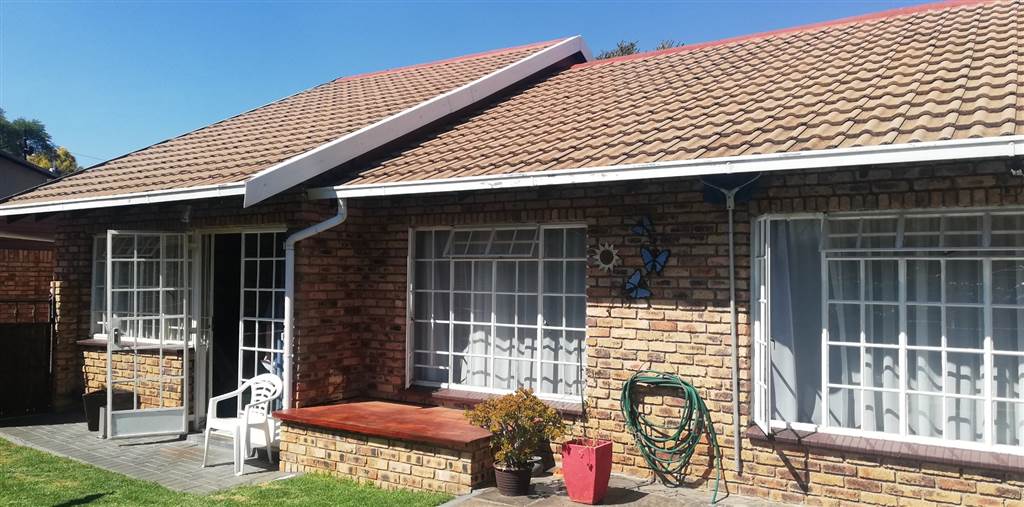 3 Bed Townhouse in Krugersdorp North photo number 19