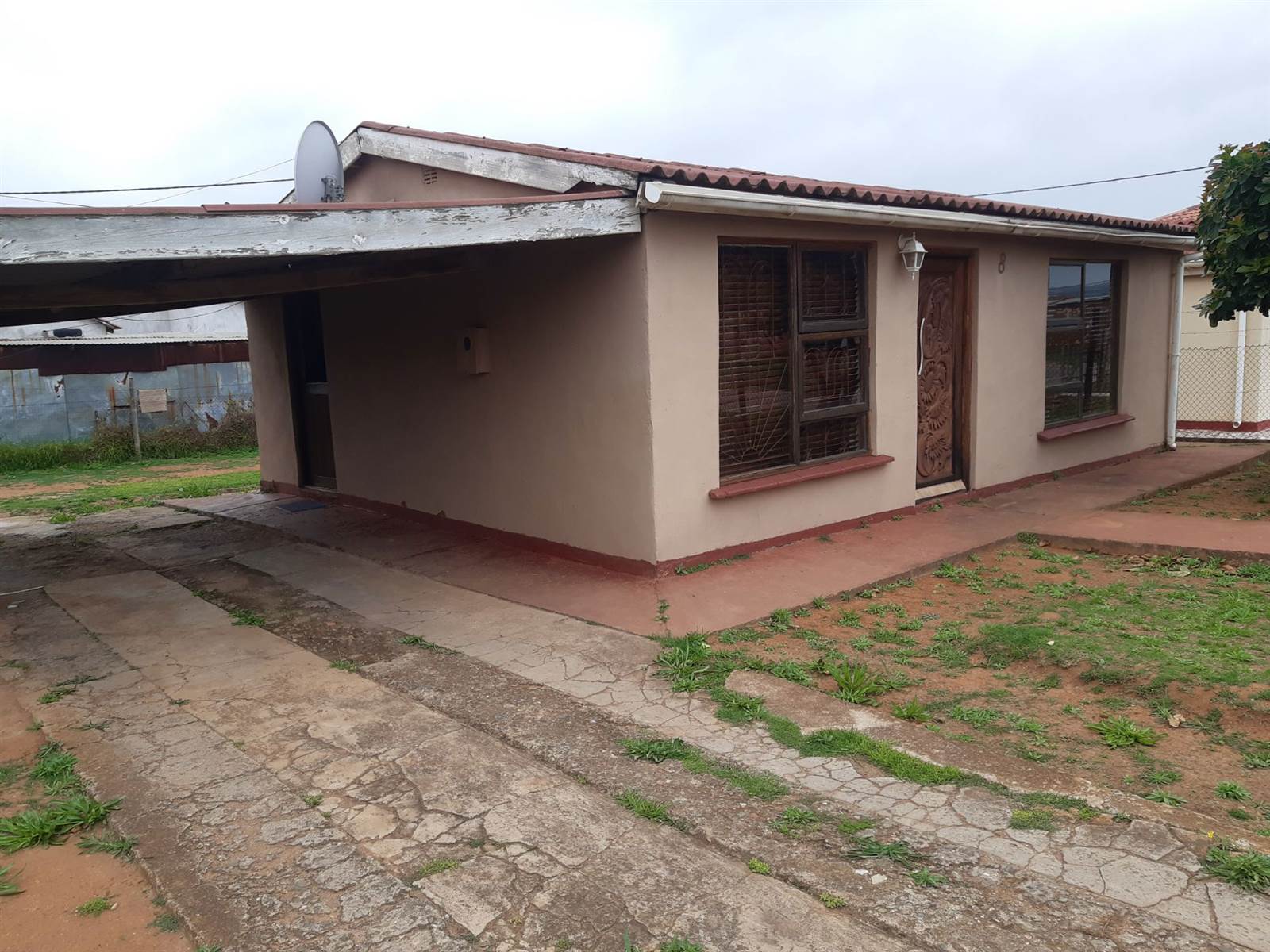 2 Bed House in Uitenhage Central photo number 1