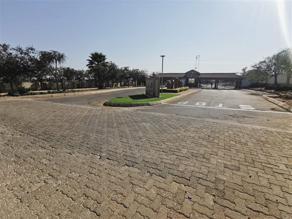 732 m² Land