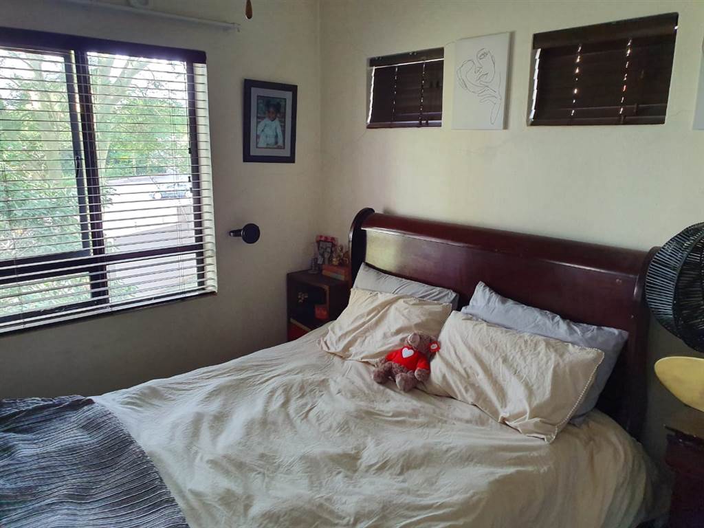 2 Bed Apartment in Jackal Creek Golf Estate photo number 11