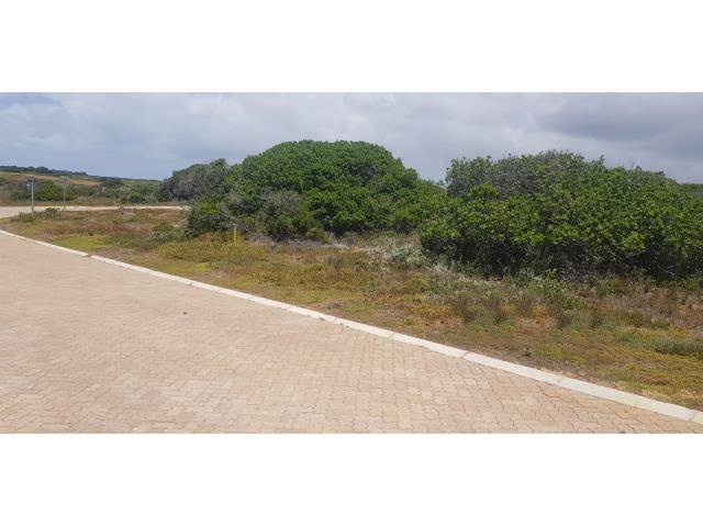 860 m² Land available in Stilbaai photo number 2