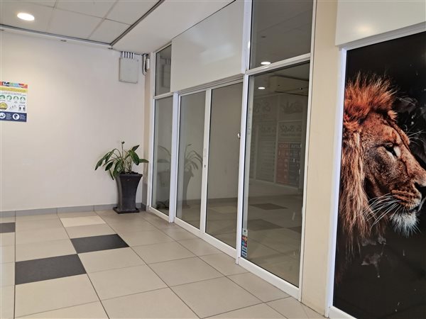 51  m² Commercial space