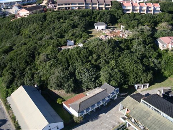 8400 m² Land