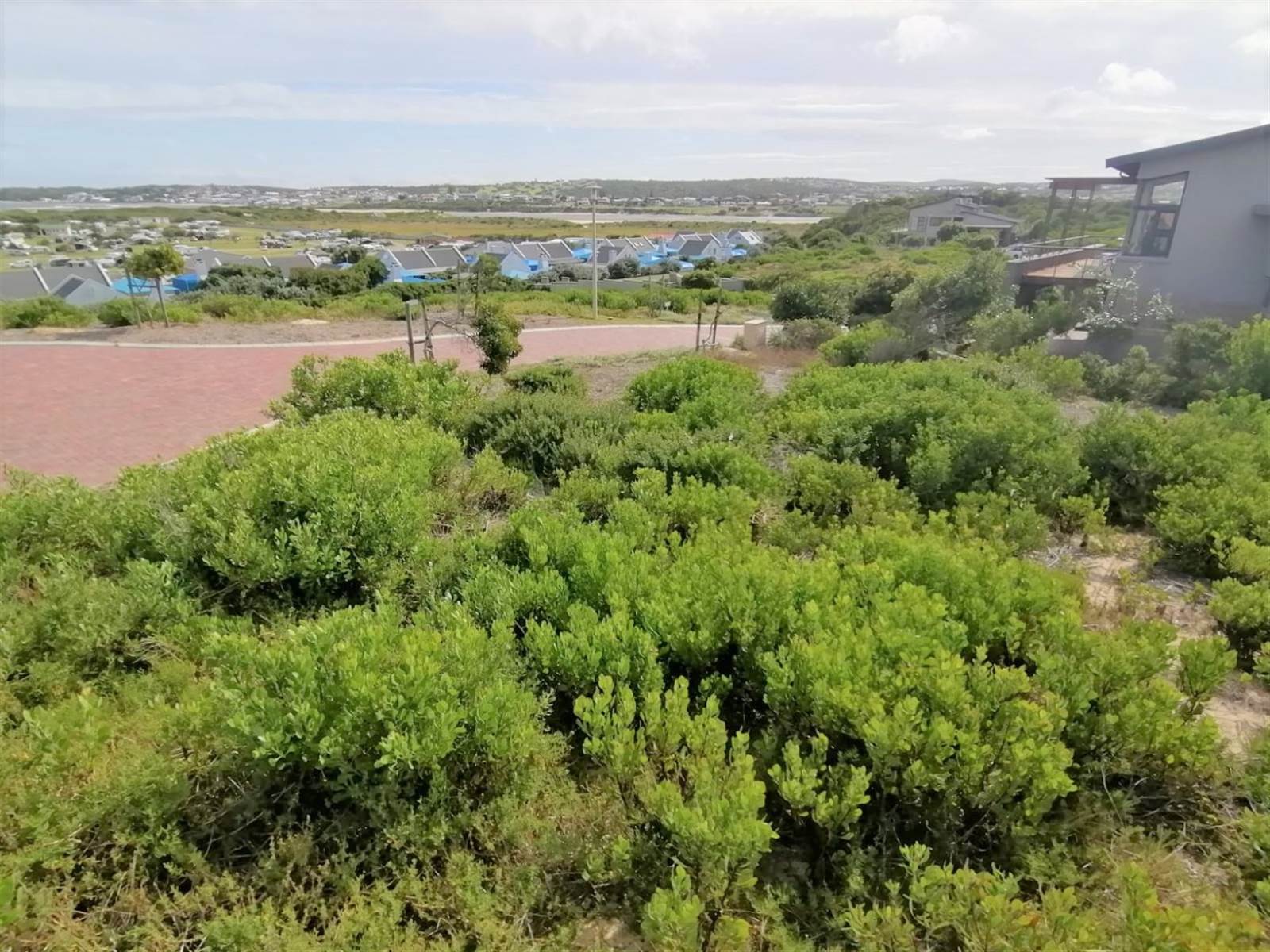 616 m² Land available in Stilbaai photo number 1