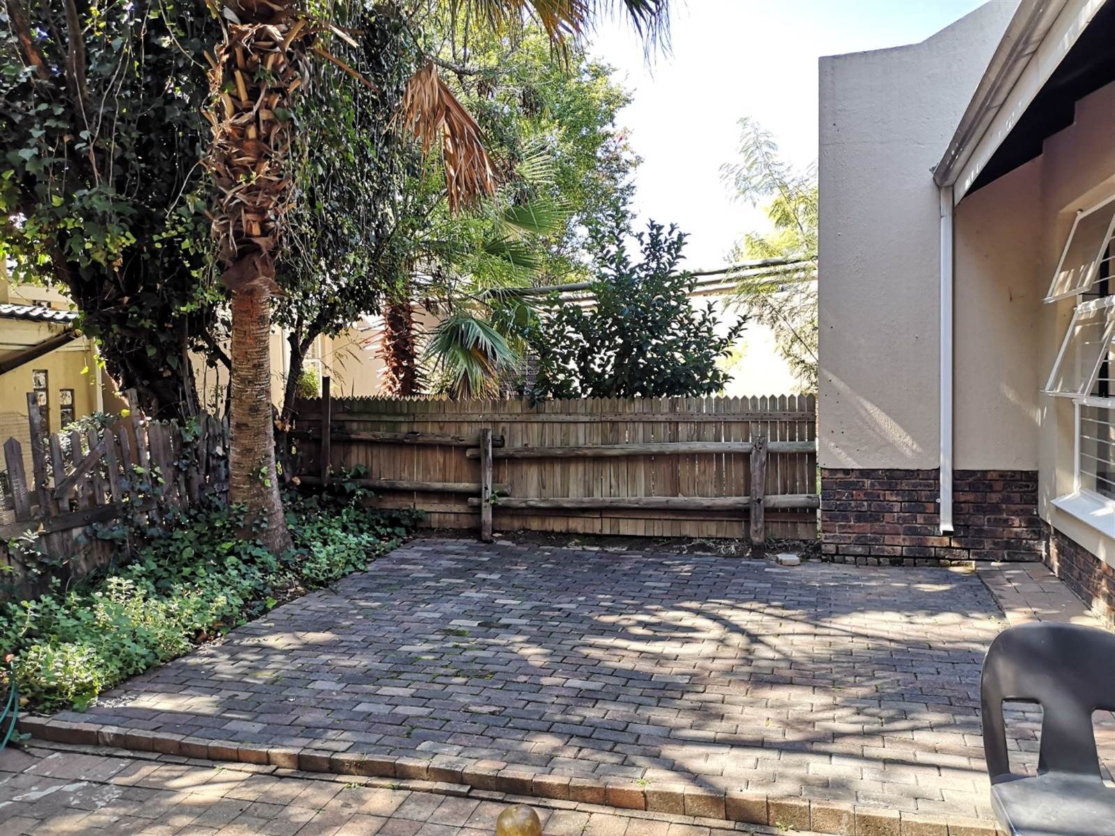 2 Bed Townhouse in Fourways Gardens photo number 3