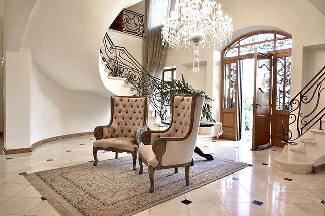 8 Bed House in Mooikloof Equestrian Estate photo number 5
